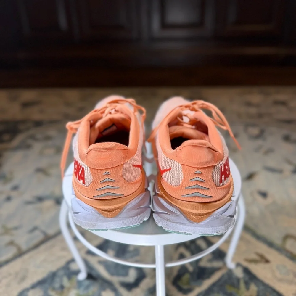 HOKA Clifton 8‎ Women's Running Walking Peach Orange Size 9.5B Comfort